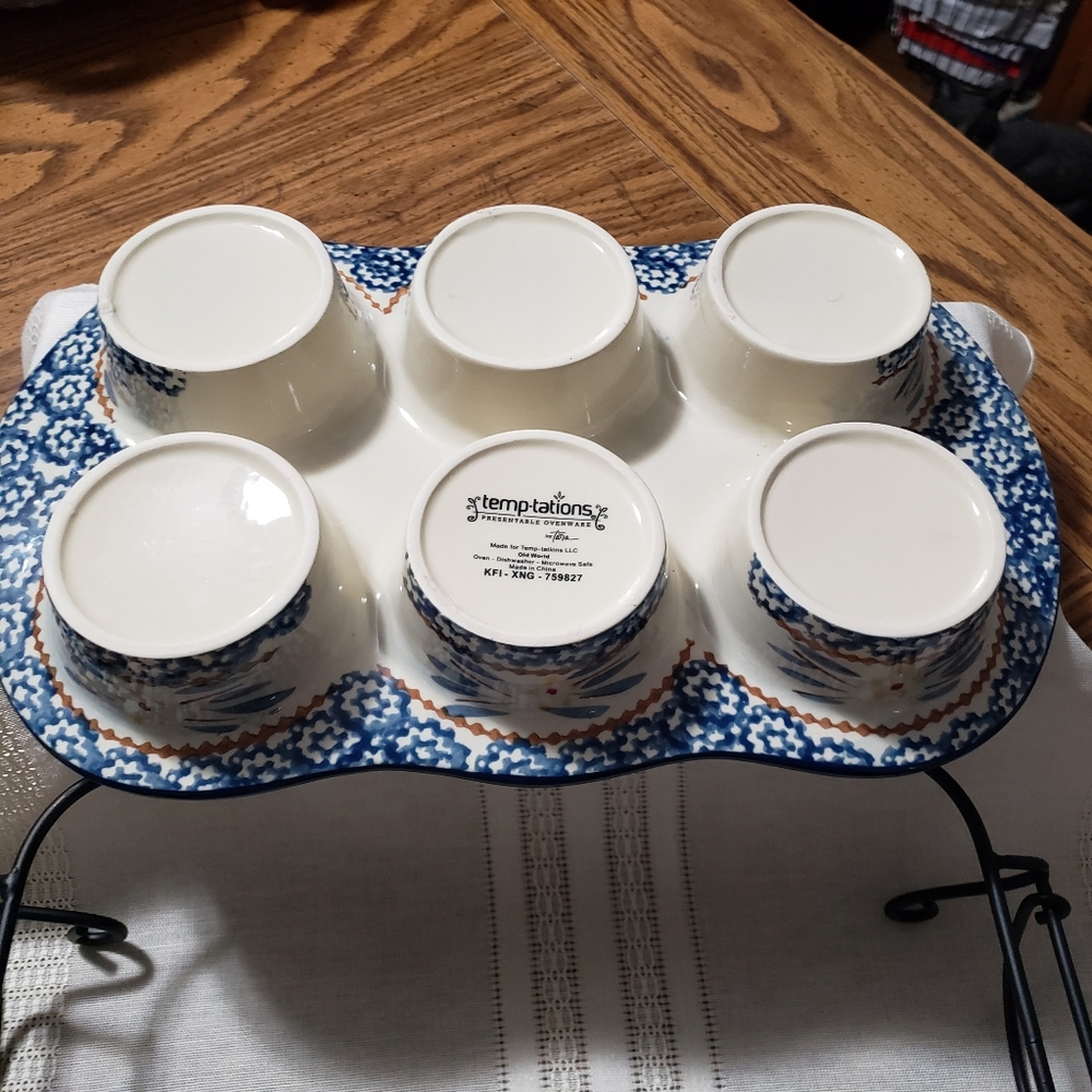 Beautiful NWOT Temptations Floral Blue Cupcake Pan and Wire Rack - Picture 5 of 9